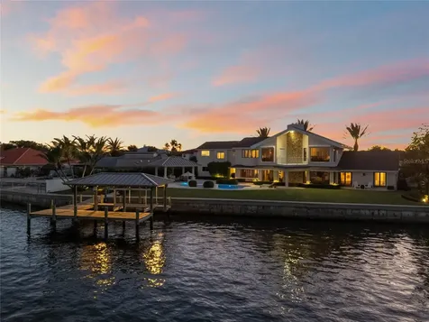 1207 Commodore Drive New Smyrna Beach FL 32168