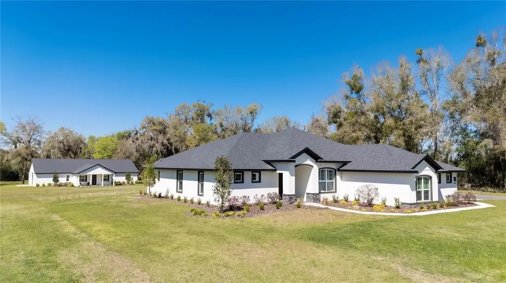 1725 W Highway 329 Citra FL 32113