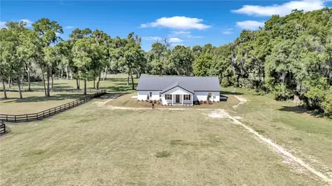 1725 W Highway 329 Citra FL 32113