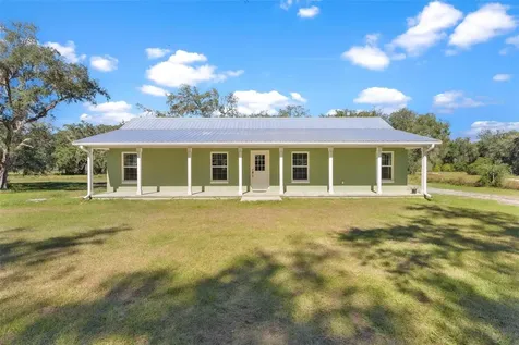 1641 Cr 416n Lake Panasoffkee FL 33538