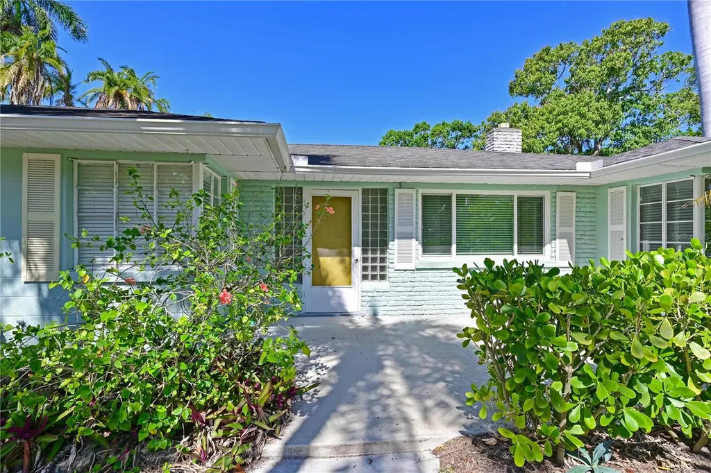 112 24th Street W Bradenton FL 34205