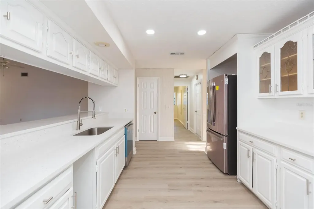 937 Bunker View Drive Apollo Beach FL 33572