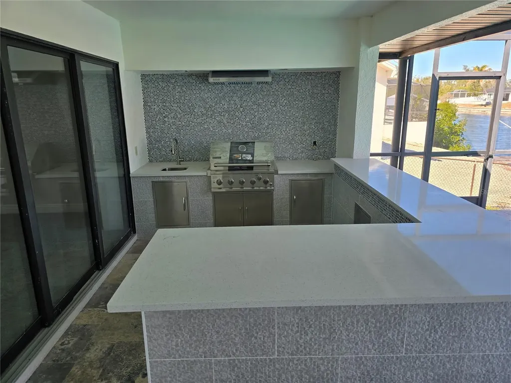 937 Bunker View Drive Apollo Beach FL 33572