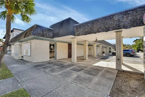 212 E New York Avenue Deland FL 32724