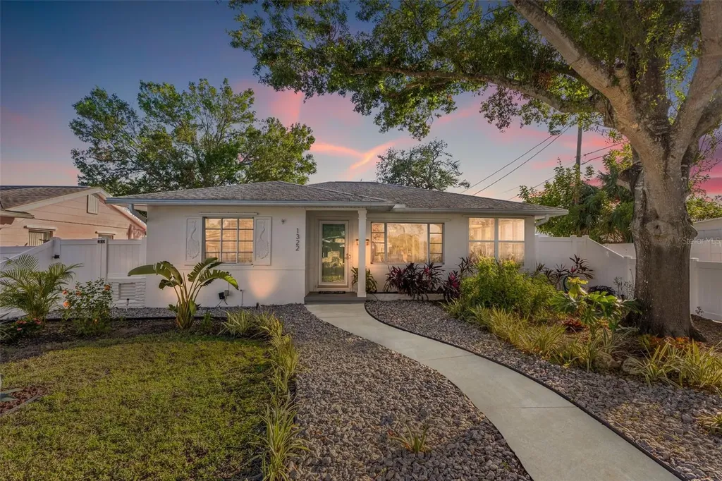 1322 48th Avenue N St Petersburg FL 33703