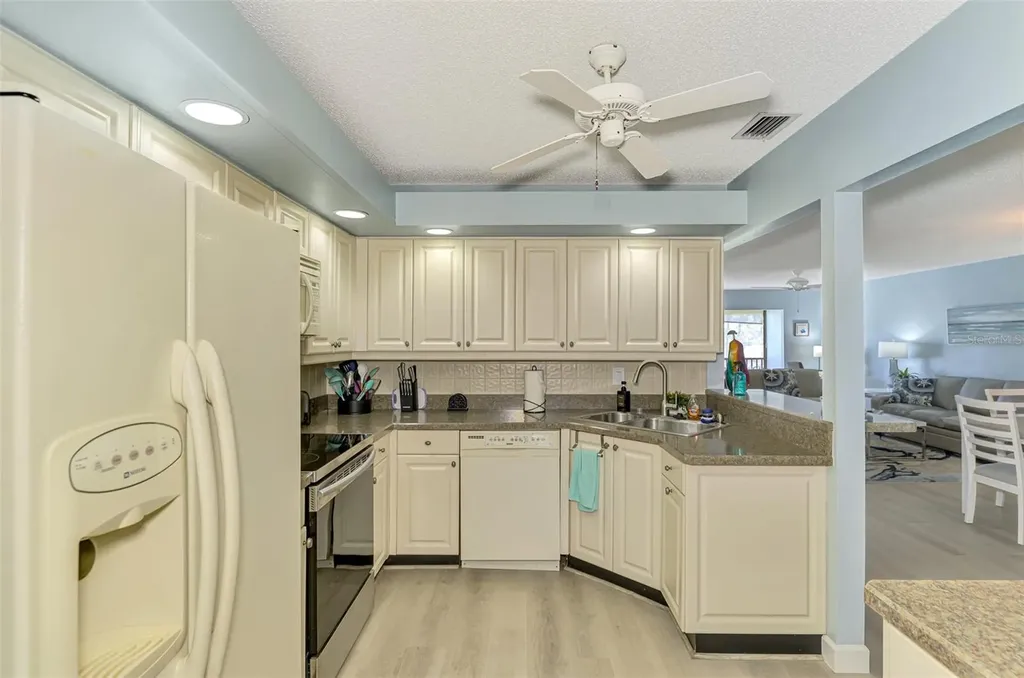 5761 Avista Drive Sarasota FL 34243
