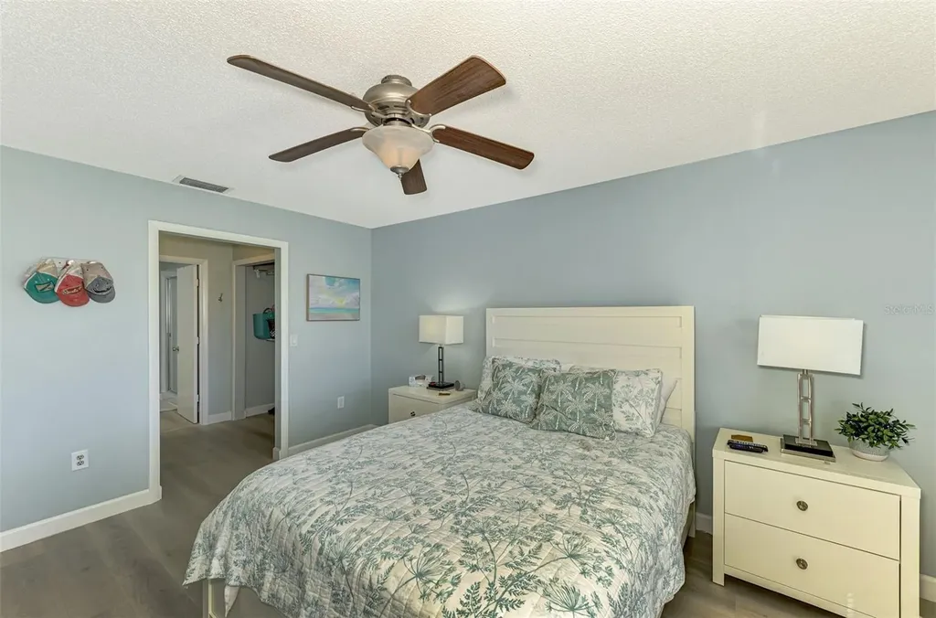5761 Avista Drive Sarasota FL 34243