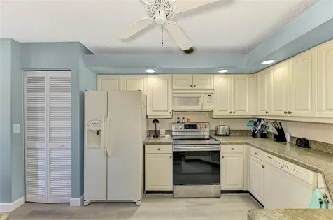 5761 Avista Drive Sarasota FL 34243
