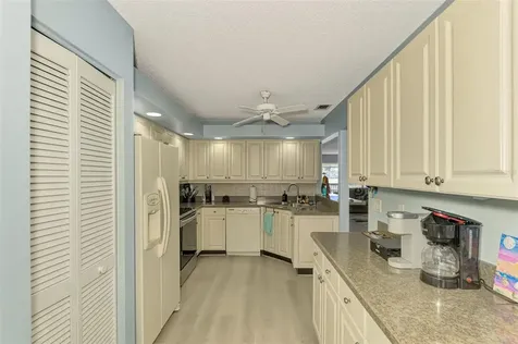5761 Avista Drive Sarasota FL 34243