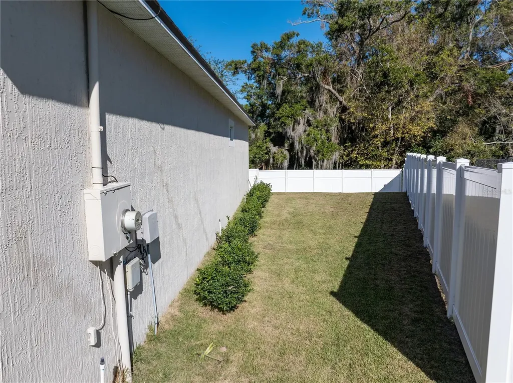 25038 NW 9th Lane Newberry FL 32669