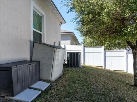 25038 NW 9th Lane Newberry FL 32669