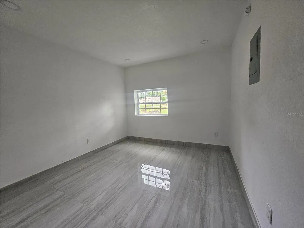 5802 Mohr Loop Tampa FL 33615