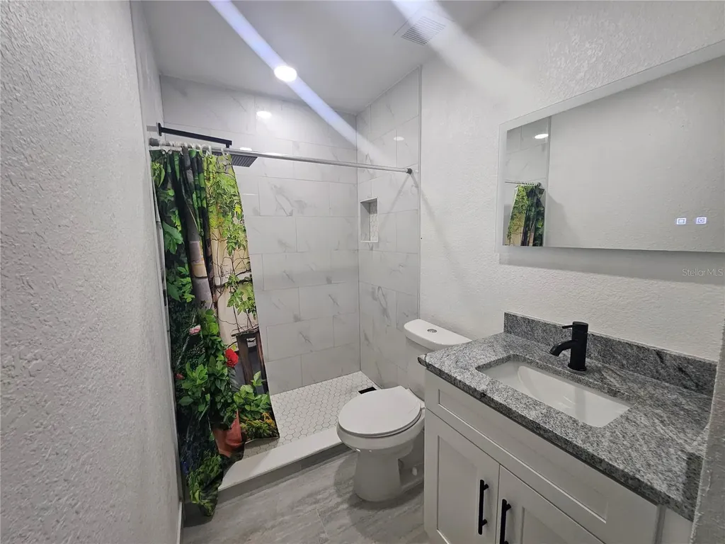 5802 Mohr Loop Tampa FL 33615