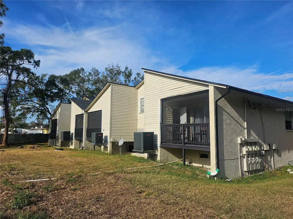 5802 Mohr Loop Tampa FL 33615