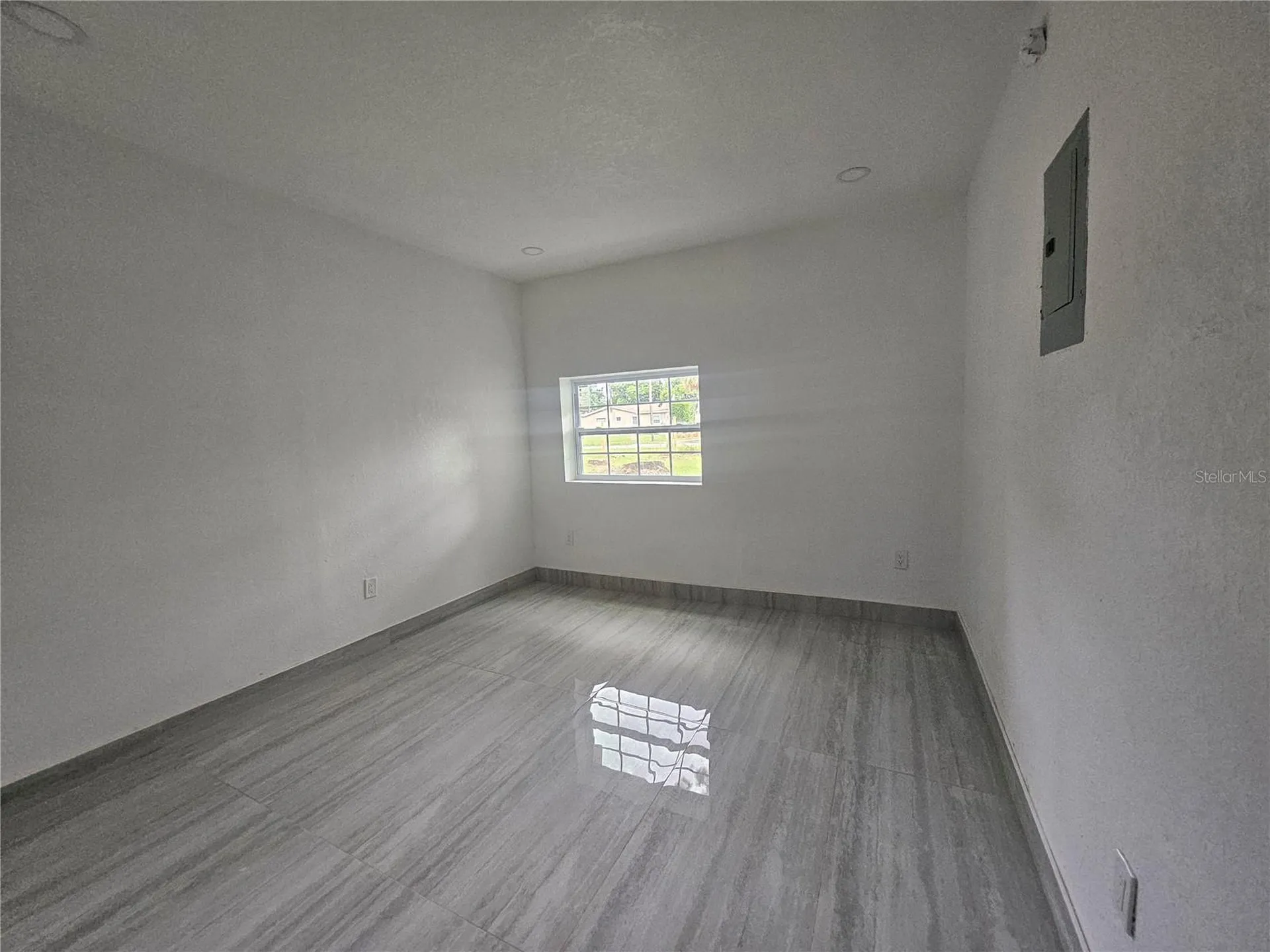 5802 Mohr Loop Tampa FL 33615