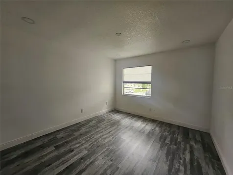 5802 Mohr Loop Tampa FL 33615