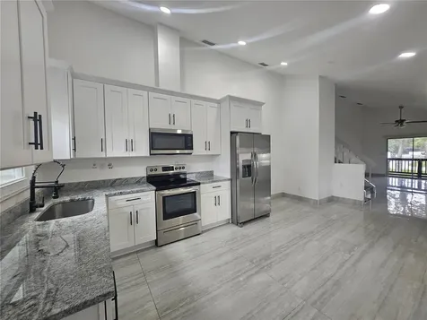 5802 Mohr Loop Tampa FL 33615