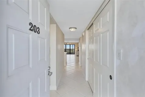 420 Beach Road Sarasota FL 34242