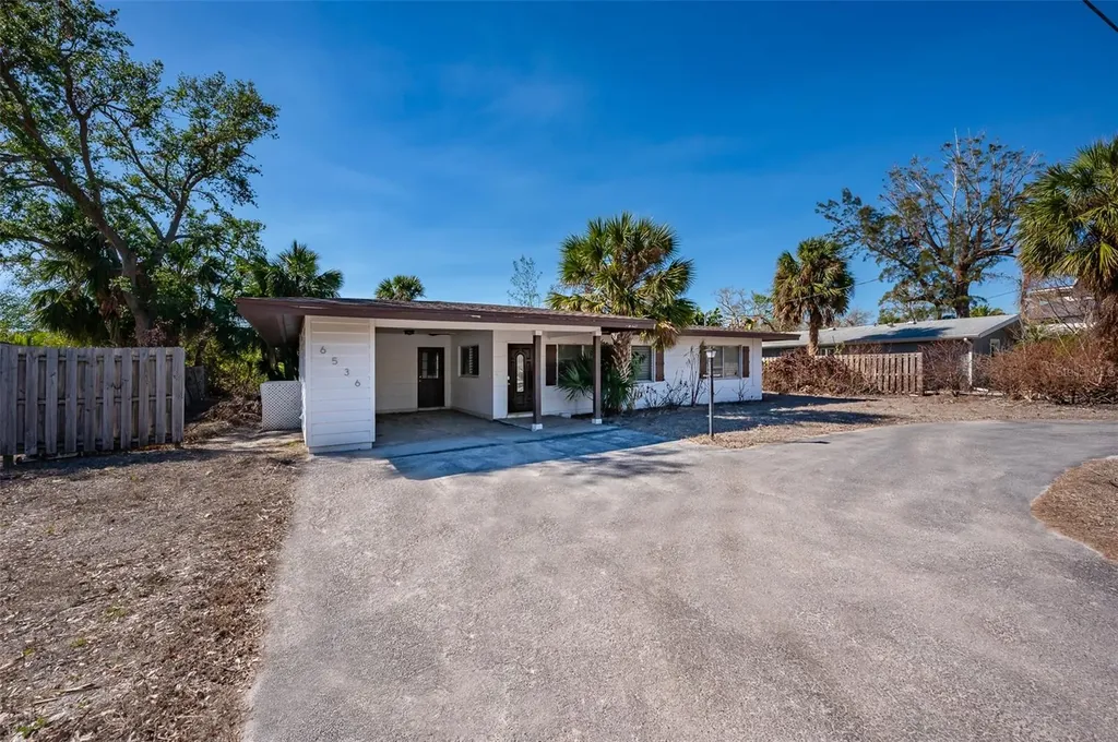 6536 Sabal Drive Sarasota FL 34242