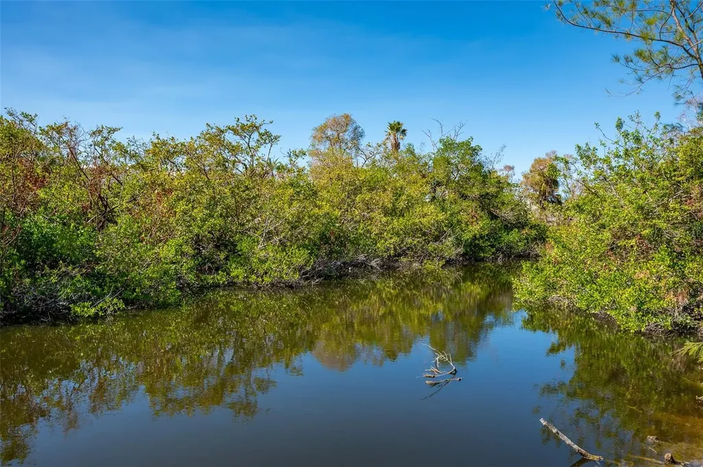 6536 Sabal Drive Sarasota FL 34242