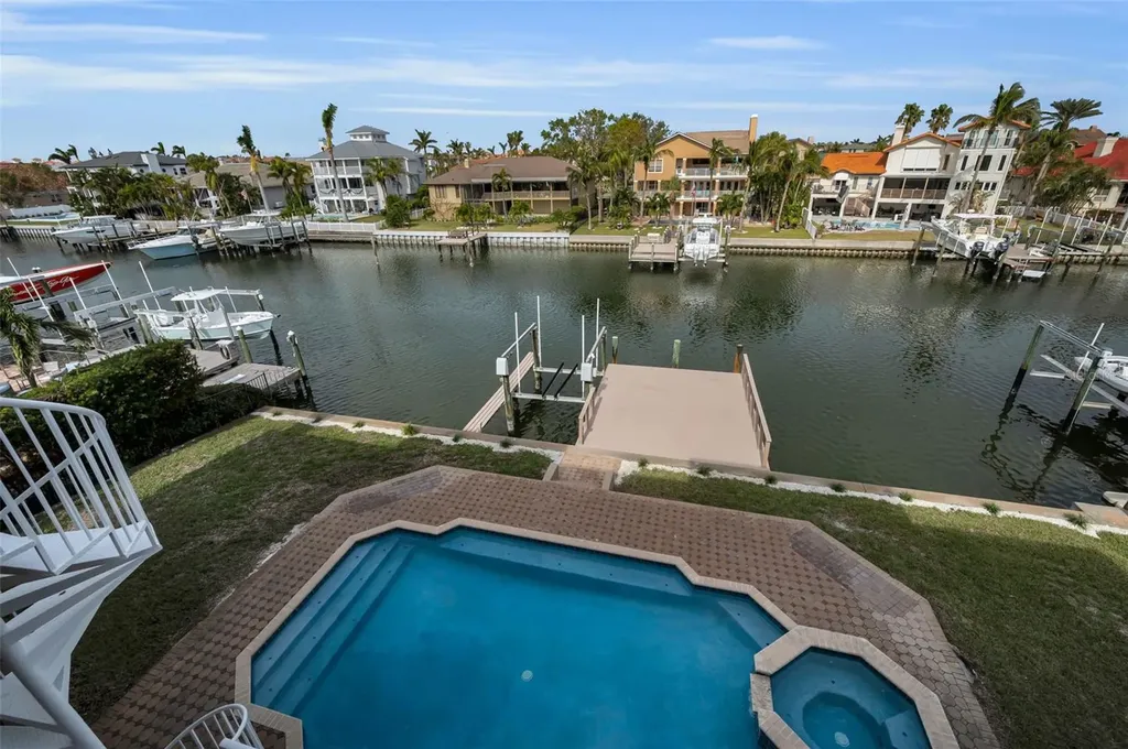 119 8th Street E Tierra Verde FL 33715