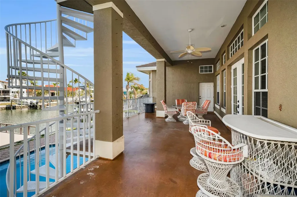 119 8th Street E Tierra Verde FL 33715