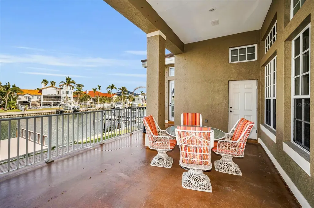 119 8th Street E Tierra Verde FL 33715