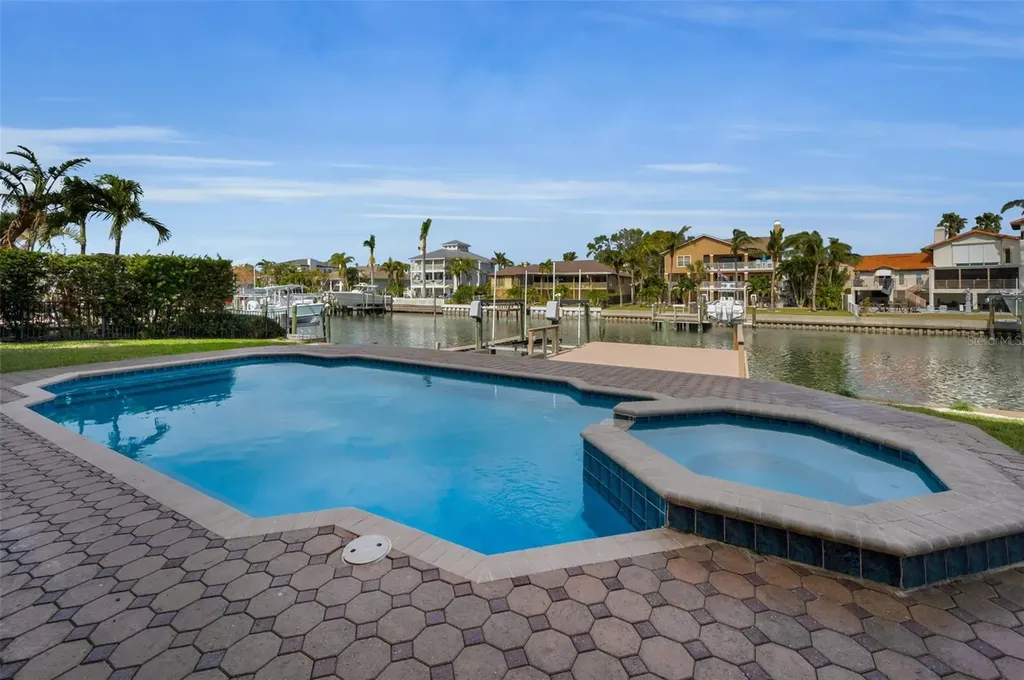 119 8th Street E Tierra Verde FL 33715