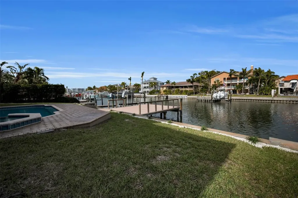 119 8th Street E Tierra Verde FL 33715