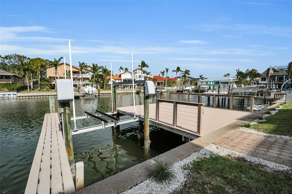 119 8th Street E Tierra Verde FL 33715