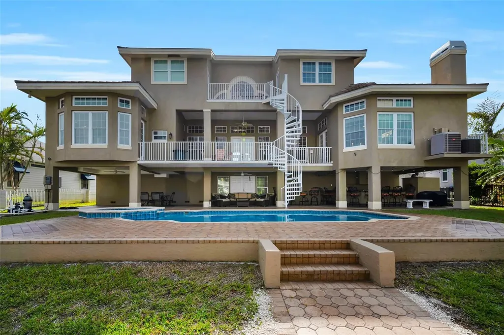 119 8th Street E Tierra Verde FL 33715