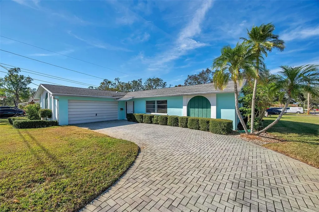 5970 Hillside Street Seminole FL 33772