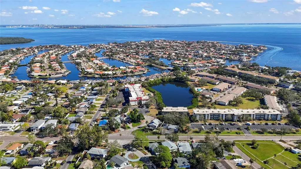4666 Helena Street NE St Petersburg FL 33703