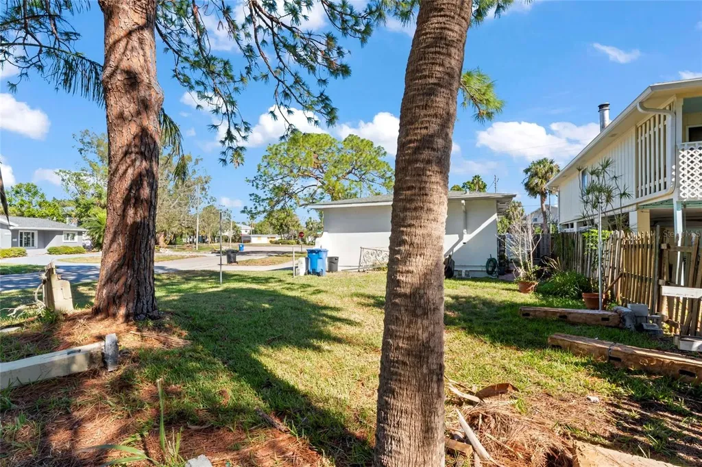 4666 Helena Street NE St Petersburg FL 33703