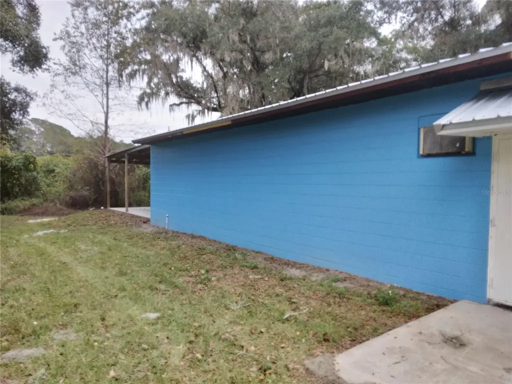 7369 SW Us Highway 27 Fort White FL 32038