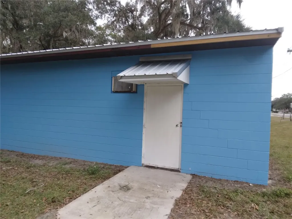 7369 SW Us Highway 27 Fort White FL 32038