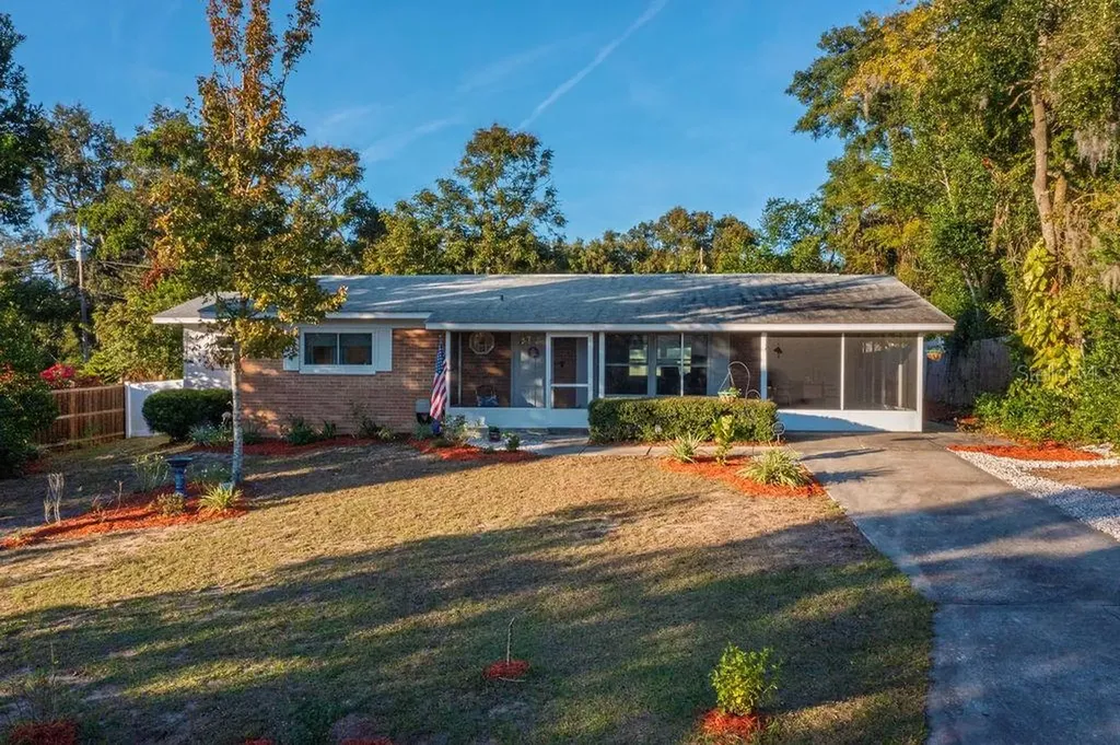 2455 Waycross Avenue Eustis FL 32726