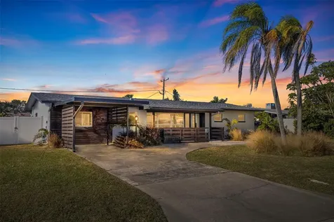 5201 40th Street S St Petersburg FL 33711