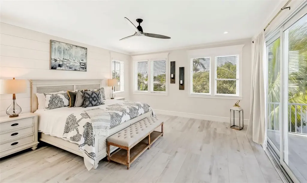 2516 Avenue A Bradenton Beach FL 34217