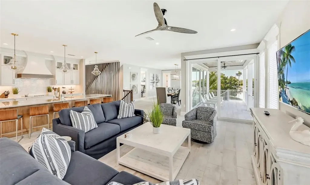 2516 Avenue A Bradenton Beach FL 34217