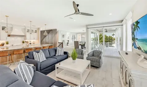 2516 Avenue A Bradenton Beach FL 34217