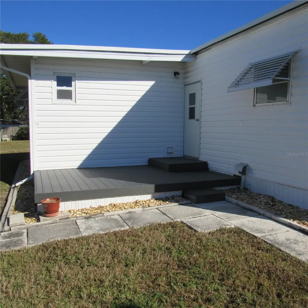31715 Clayton Street Tavares FL 32778