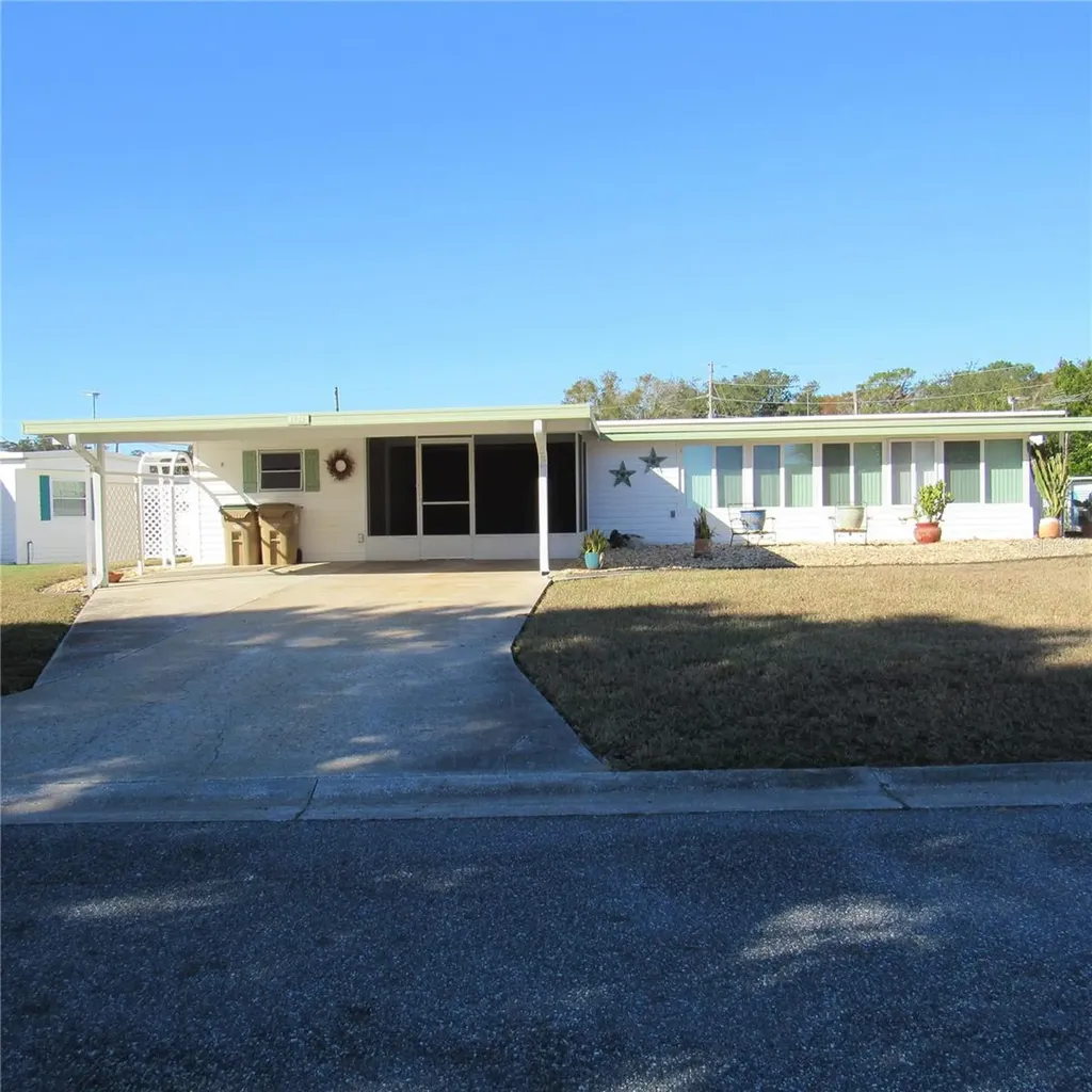 31715 Clayton Street Tavares FL 32778