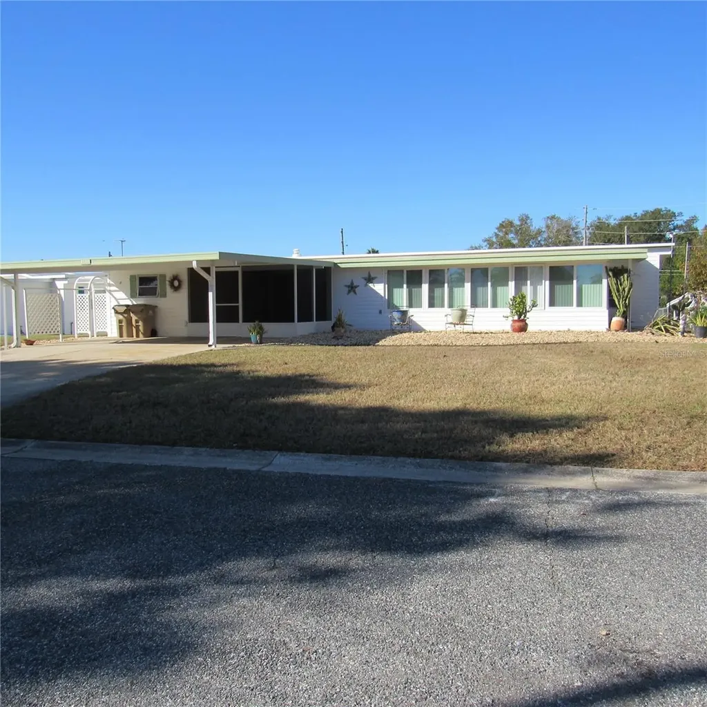 31715 Clayton Street Tavares FL 32778