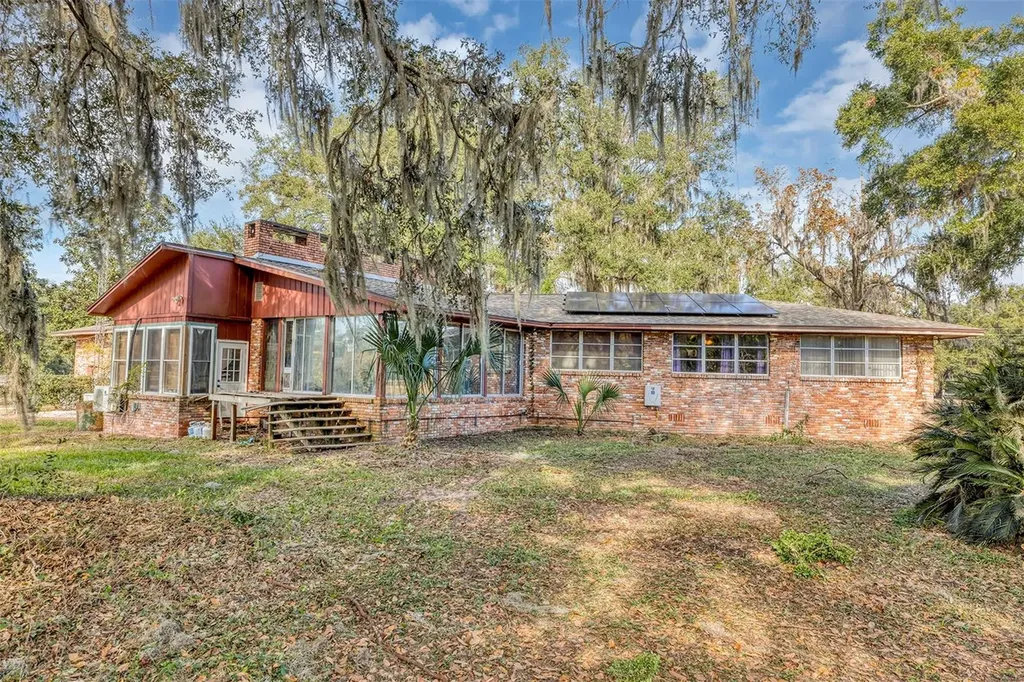 208 NE 70th Street Ocala FL 34479