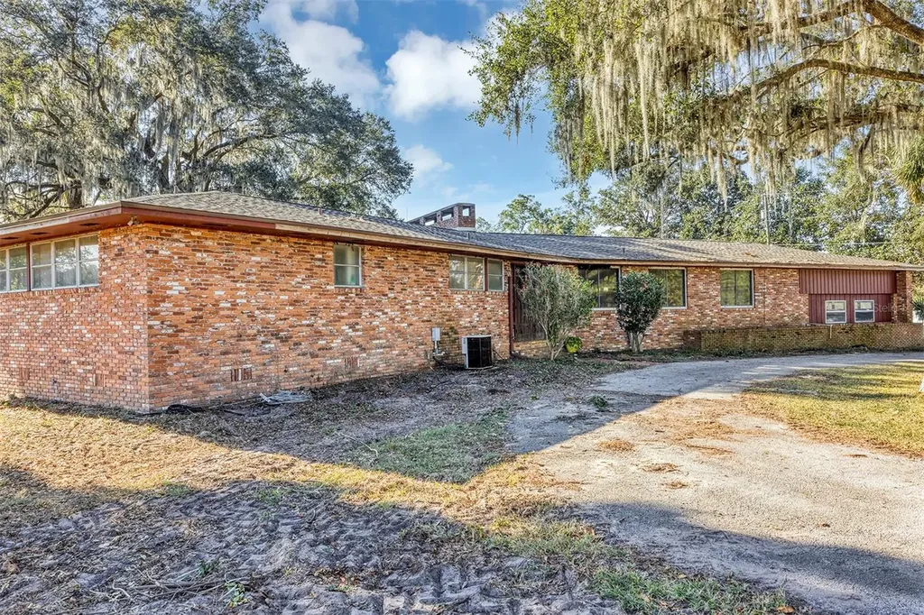 208 NE 70th Street Ocala FL 34479