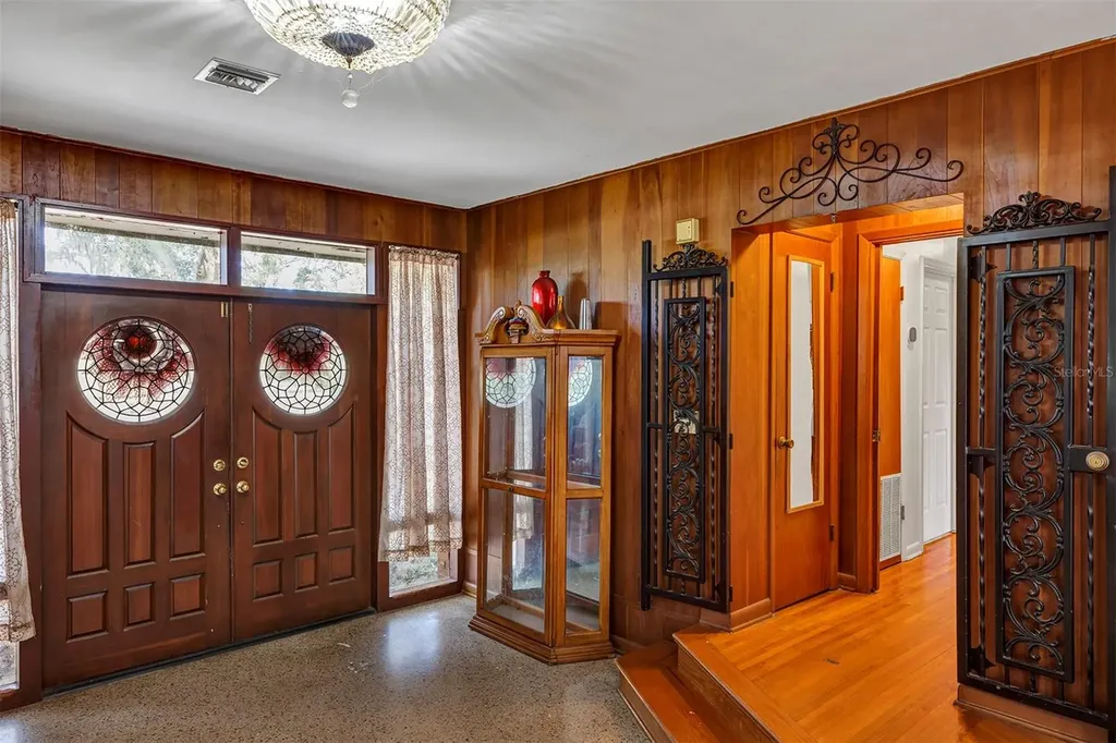 208 NE 70th Street Ocala FL 34479