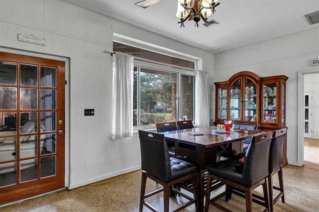 208 NE 70th Street Ocala FL 34479