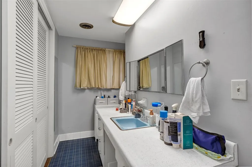208 NE 70th Street Ocala FL 34479