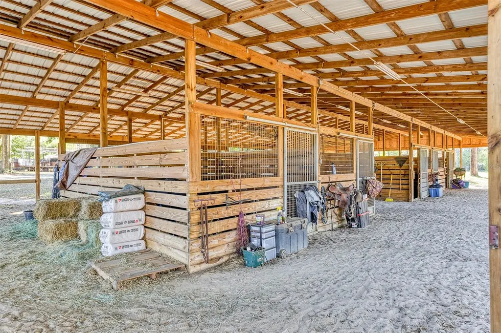 208 NE 70th Street Ocala FL 34479